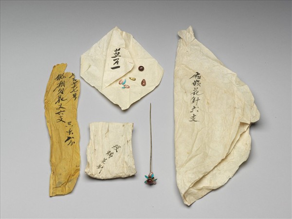 點翠嵌寶石花卉簪