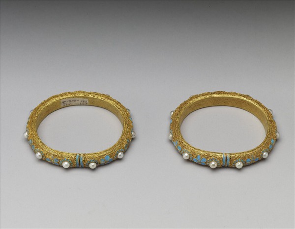 金纍絲花卉響鐲（一對）