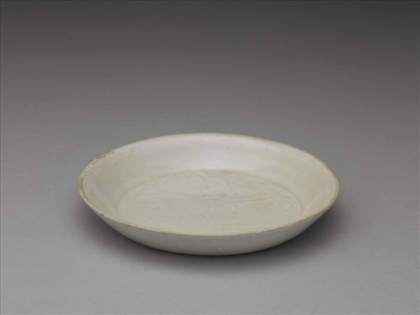 定窯 白瓷劃花蓮花紋碟