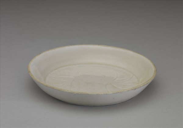 定窯 白瓷劃花蓮花紋碟