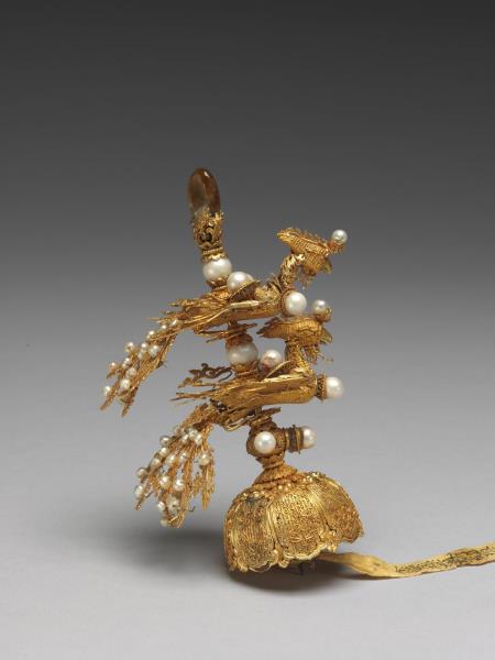 金鑲東珠貓睛石嬪妃朝冠頂