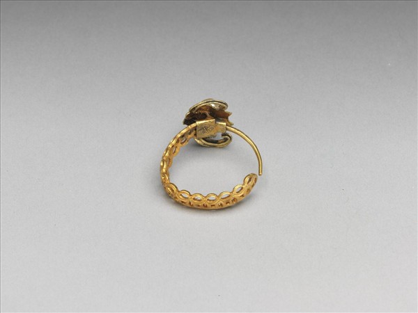 金點翠嵌珠蝠在眼前耳環