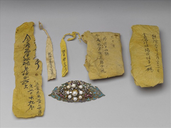 金鑲西洋玻璃花結子