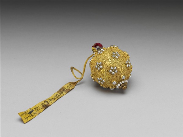 包金鑲米珠回鈕