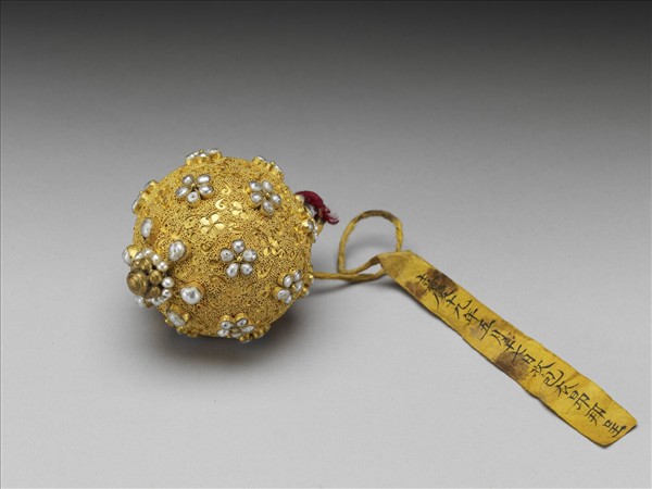 包金鑲米珠回鈕