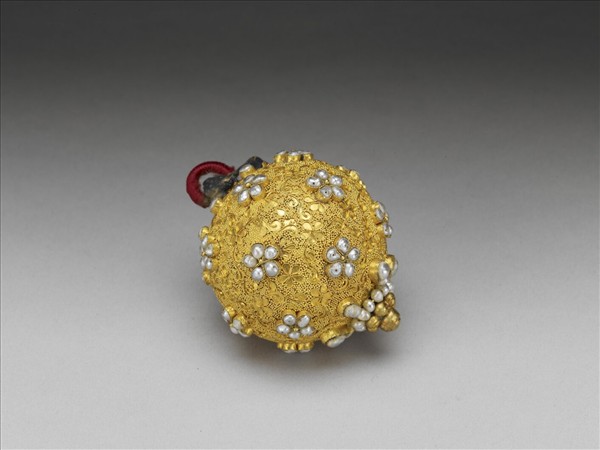 包金鑲米珠回鈕