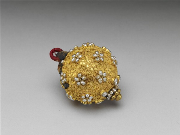 包金鑲米珠回鈕