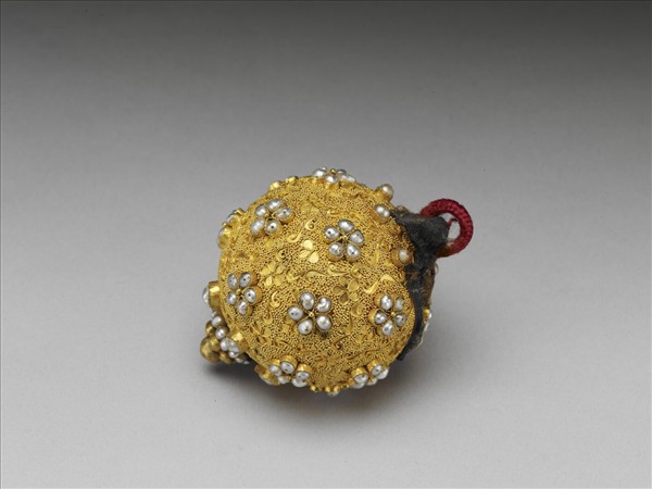 包金鑲米珠回鈕