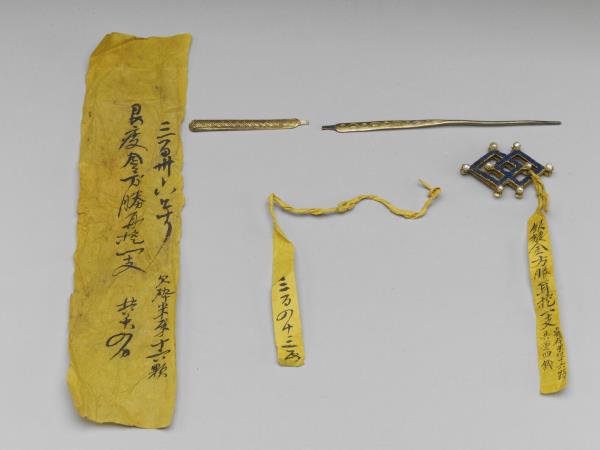 銀鍍金方勝耳挖簪