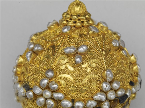 包金鑲米珠回鈕