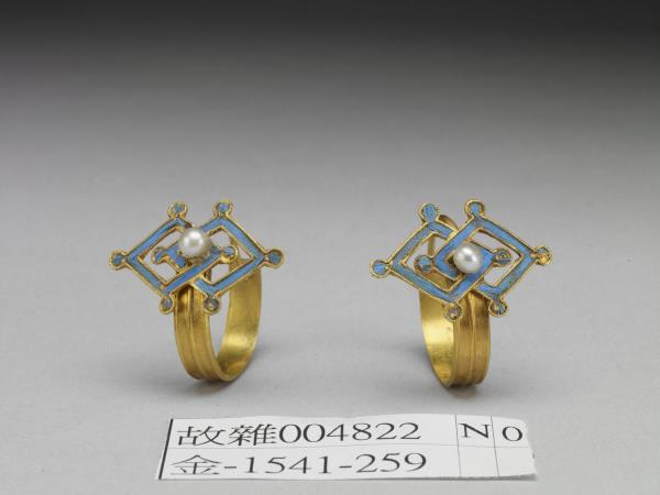 金點翠嵌珠方勝耳環（二件）
