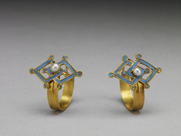 金點翠嵌珠方勝耳環（二件）
