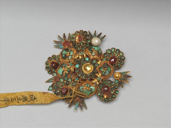 金纍絲嵌寶石竹梅簪