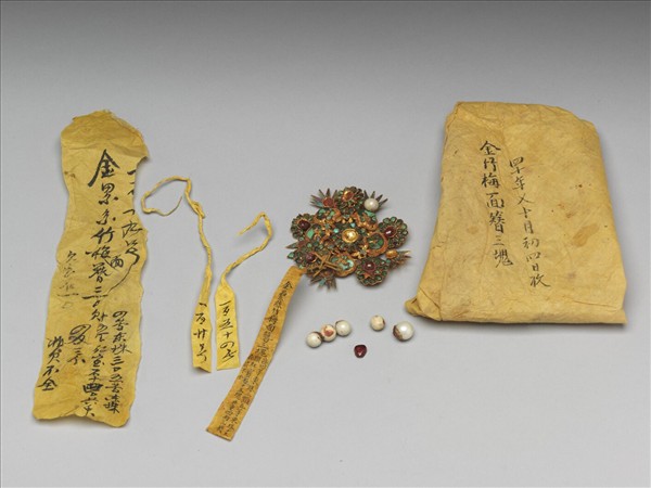 金纍絲嵌寶石竹梅簪