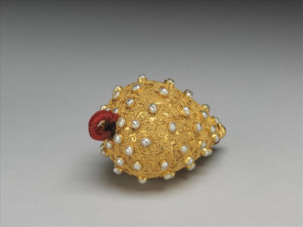 包金鑲米珠回鈕