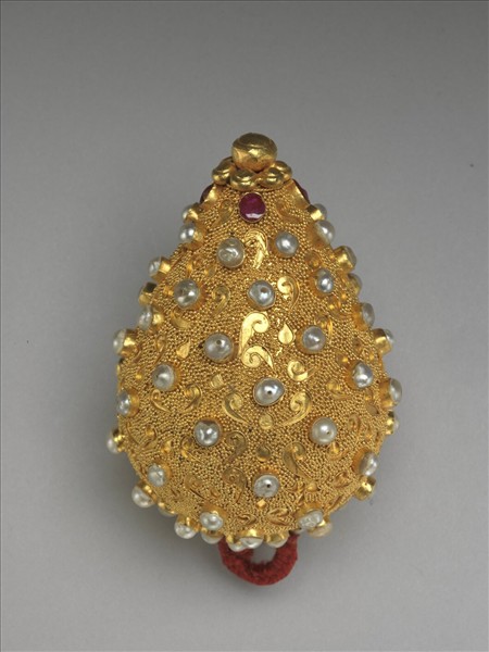 包金鑲米珠回鈕