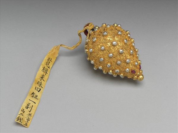 包金鑲米珠回鈕