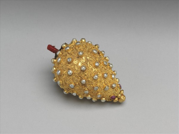 包金鑲米珠回鈕