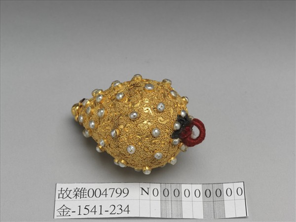 包金鑲米珠回鈕