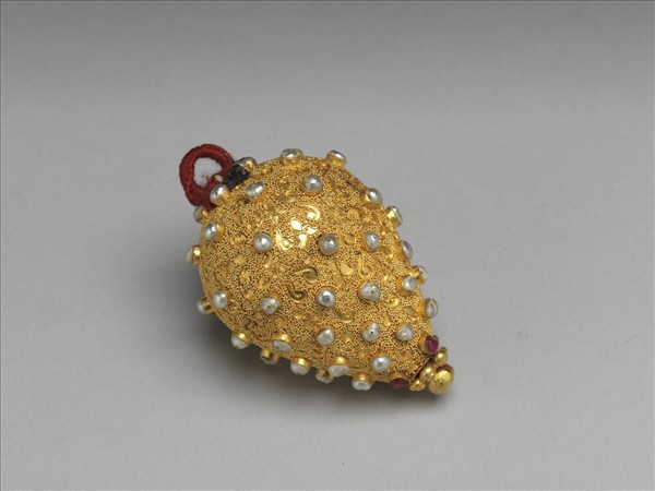 包金鑲米珠回鈕