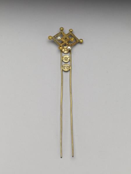 銀鍍金纍絲方勝釵簪