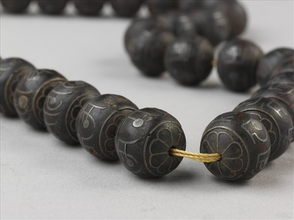 椰子嵌銀絲梵文朝珠身