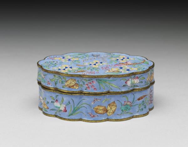 銅胎畫琺瑯花草五毒盒- 故宮