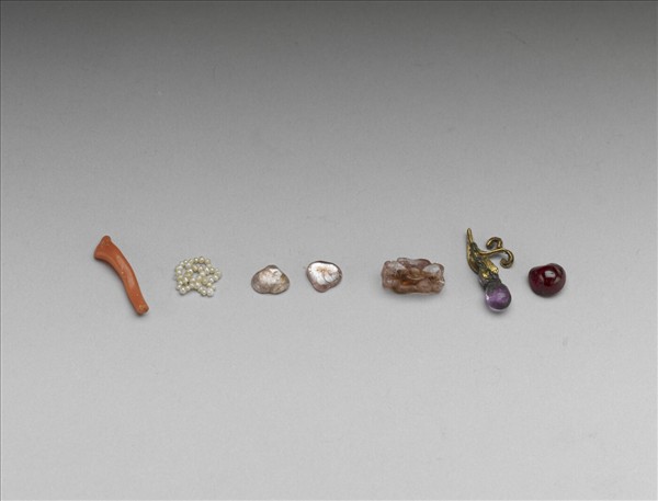 碧璽寶石珊瑚等殘件