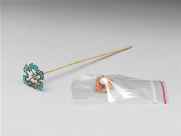 珊瑚囍字鑲珠簪