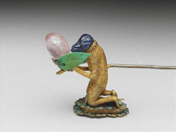 金纍絲嵌寶石獼猴獻桃簪