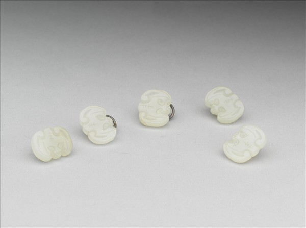 玉雕蝙蝠鈕扣