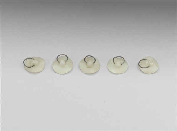 玉鈕扣（五枚）