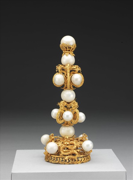 金鑲東珠朝冠頂