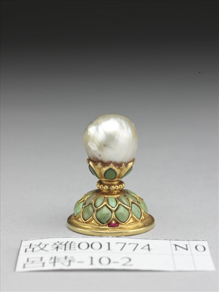 金鑲東珠皇帝吉服冠頂