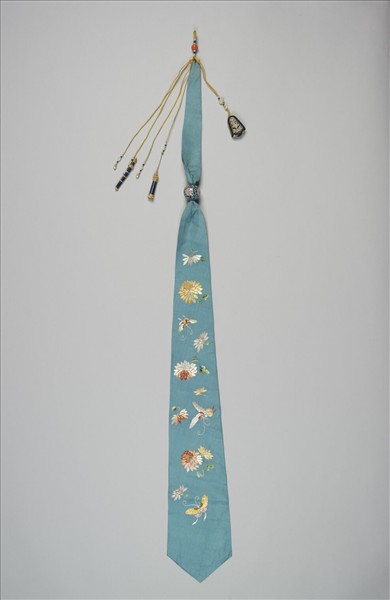 青綢彩繡花蝶綵帨