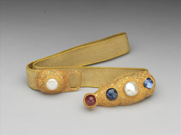金嵌珠寶帶扣涼帶