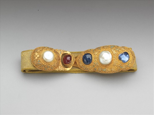 金嵌珠寶帶扣涼帶