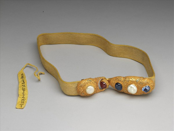 金嵌珠寶帶扣涼帶