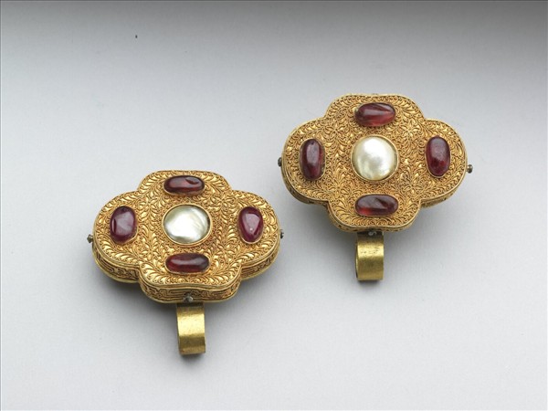 纍絲鑲紅料石帶板