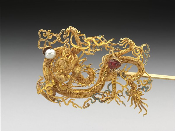 金纍絲嵌寶石行龍簪