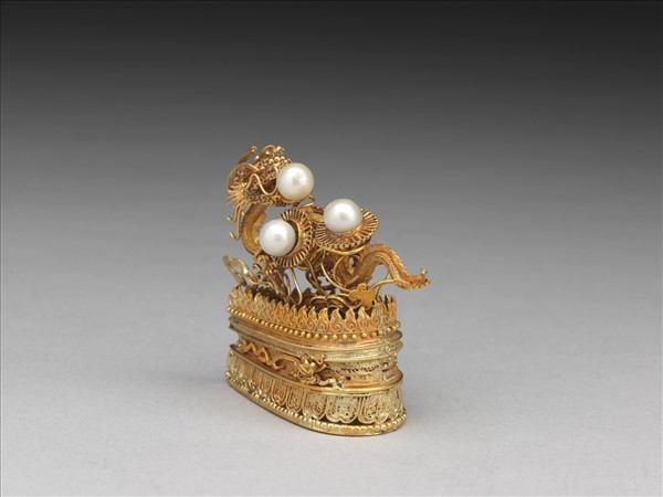 夏朝冠冠後金龍