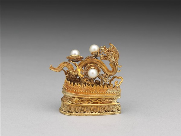 夏朝冠冠後金龍