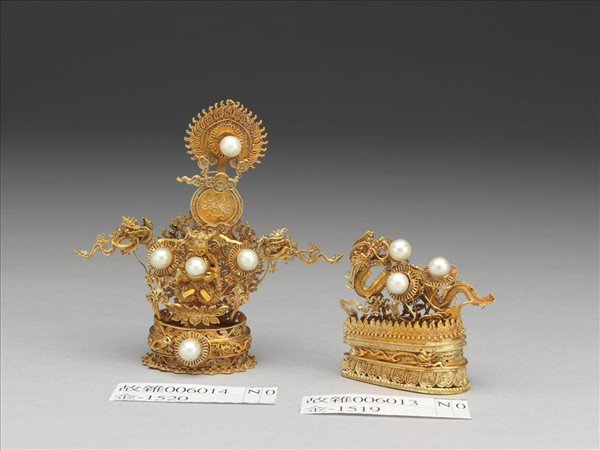 夏朝冠冠後金龍