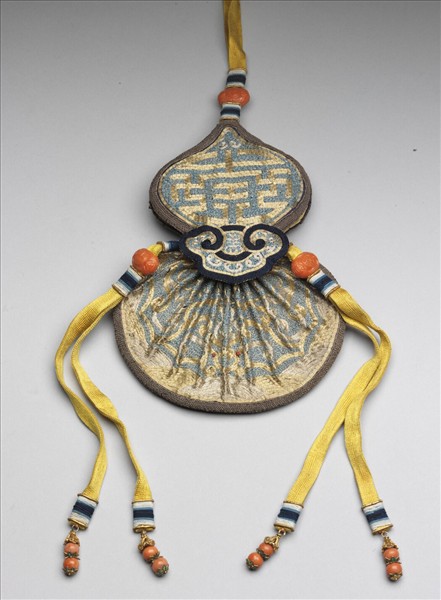 金鑲黃碧璽吉服帶