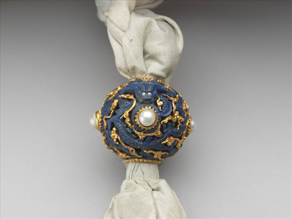 金嵌青金石龍紋方版朝帶