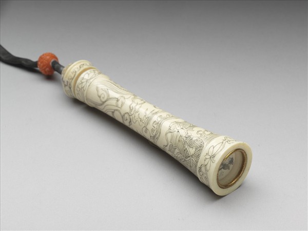 金嵌青金石龍紋方版朝帶