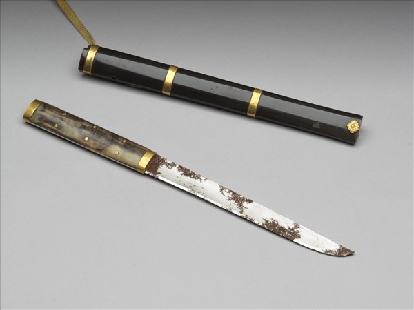 金嵌青金石龍紋方版朝帶