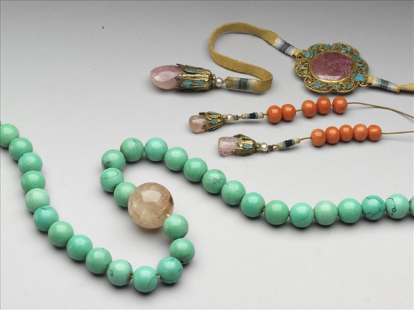 綠松石朝珠