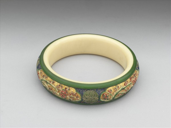 象牙雕梅花團壽手鐲