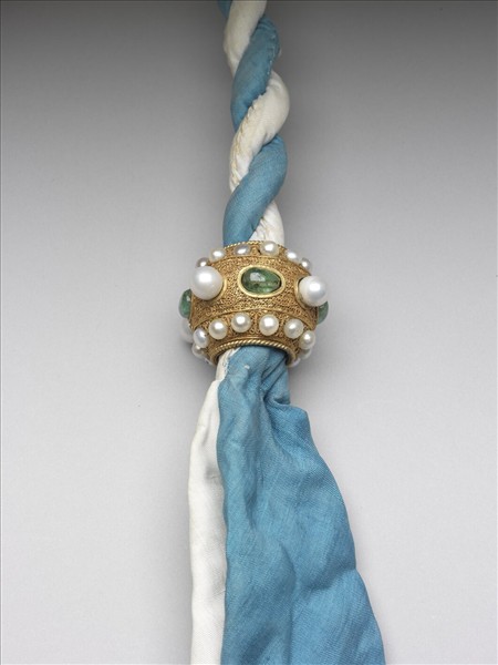 金嵌寶石帶頭朝帶